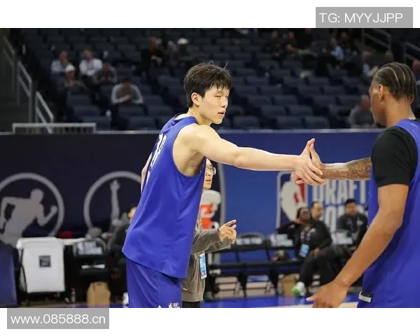 拓媒期待杨瀚森在5连客中每场稳定出战15分钟助力个人成长与球队表现