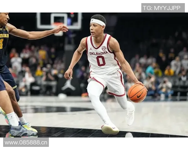 费尔斯表现不俗上半场7投3中贡献7分4篮板3助攻助力鹈鹕