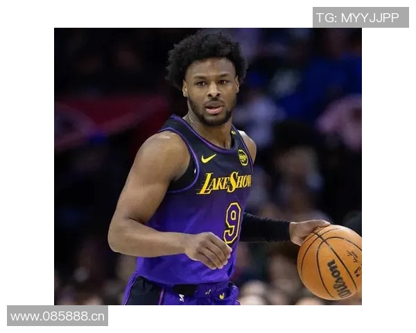 雷迪克称赞布朗尼成长显著G联盟经历助力他的全面提升